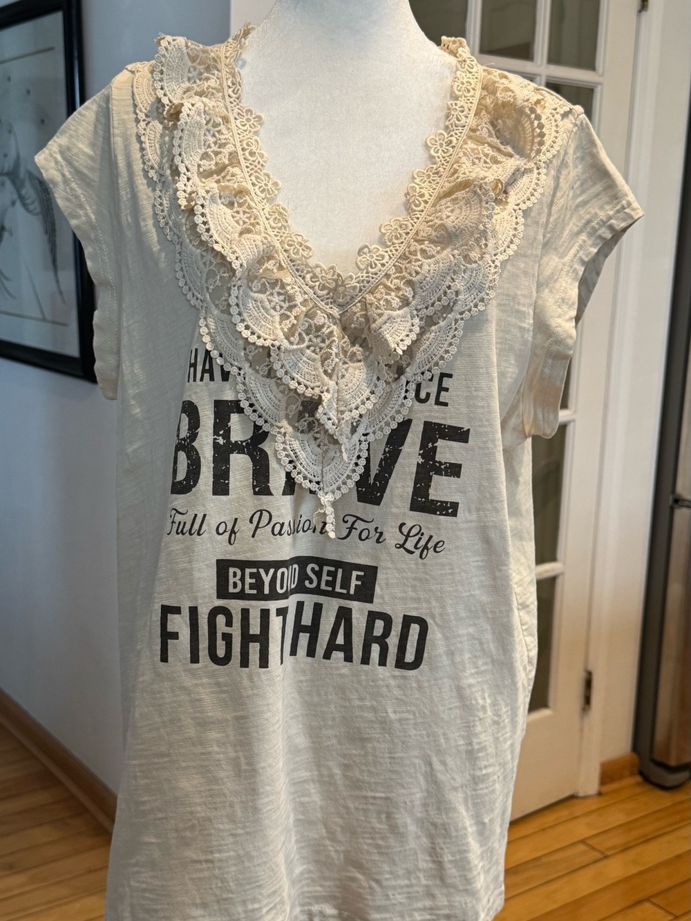 Zara Cream Lace-Trim Graphic V-Neck Tee